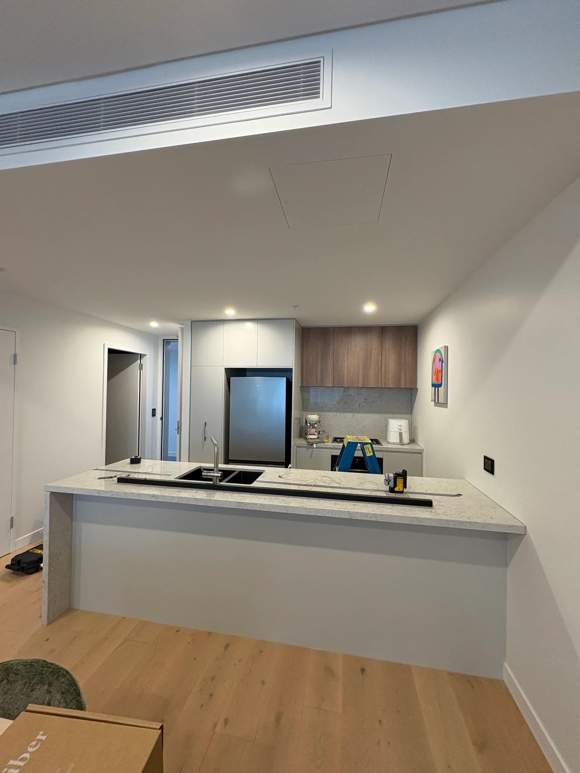 Kitchen island construction
